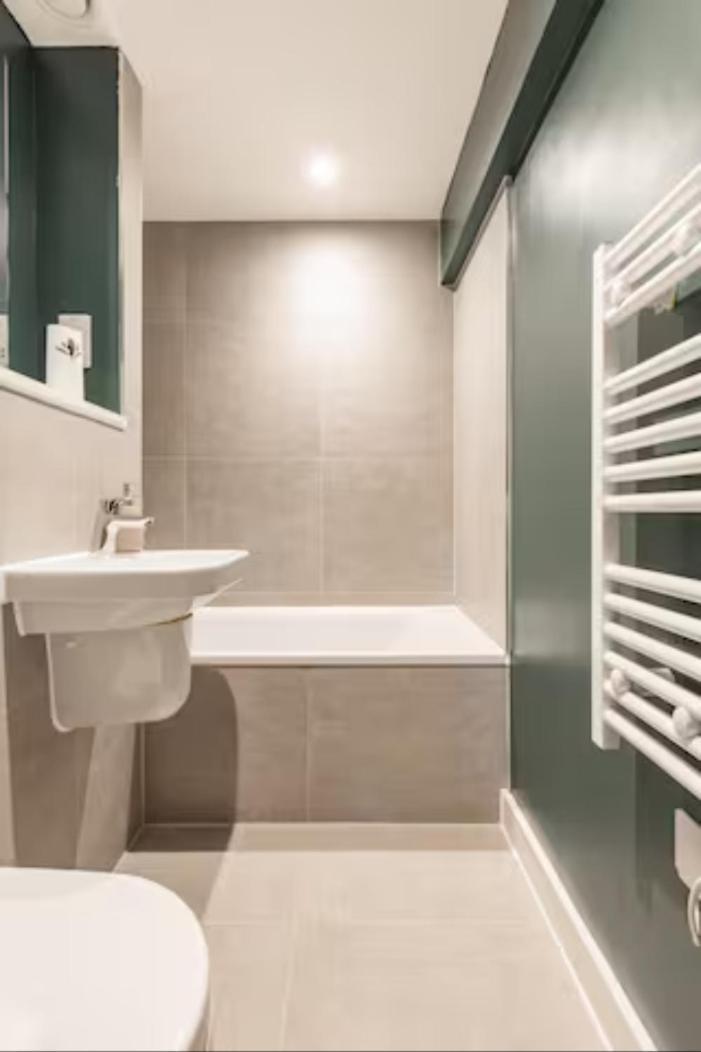Two Bedrooms Exquisite En-Suite Apartment Deansgate Manchester Ngoại thất bức ảnh